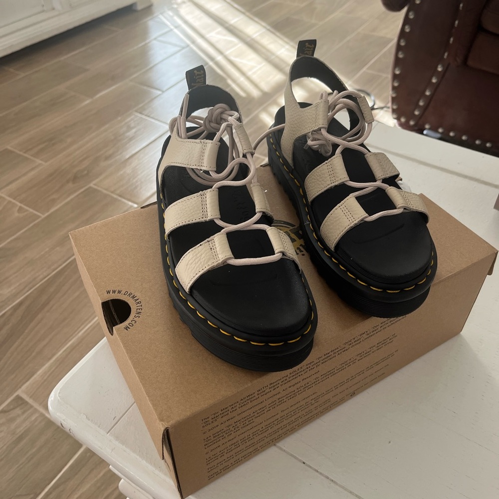 Nartilla women’s leather gladiator